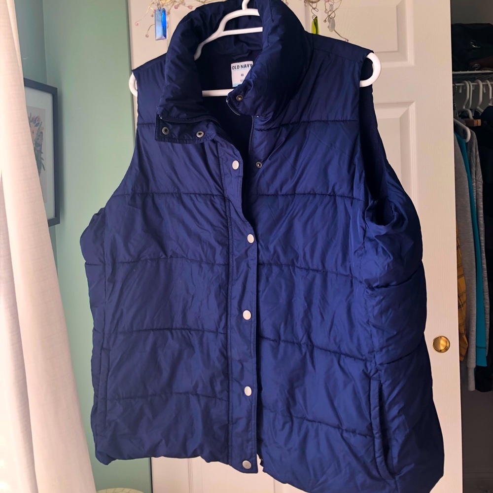 Navy Blue Puffer Vest, lined 4x